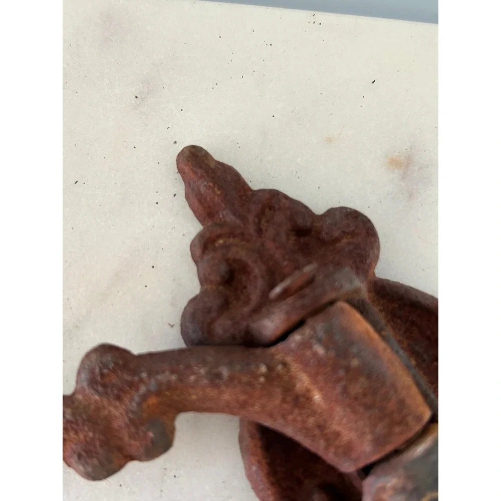 Unbranded antique swivel